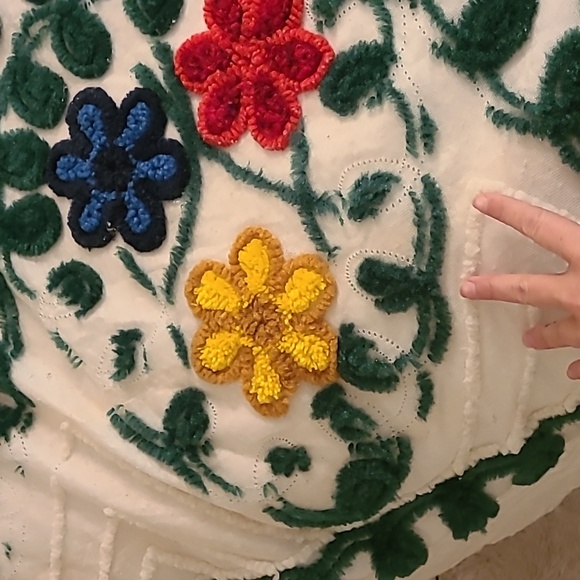 Vintage MCM Double Peacock Chenille style bedspread, very minor damage. - Picture 6 of 12